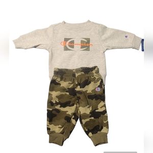 Champion Infant matching set